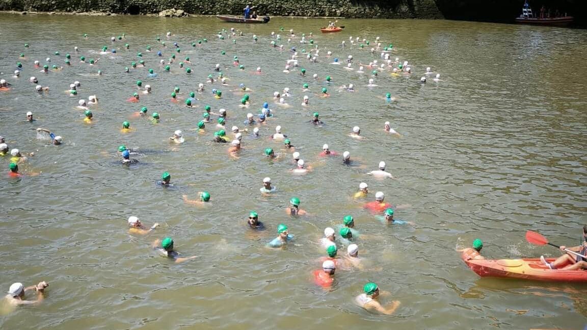 Salida natación Bilbao Triathlon